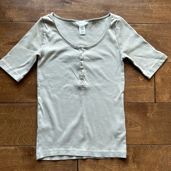 H&M Ribbed Henley Short Sleeve Tan Top - Picture 2 of 5
